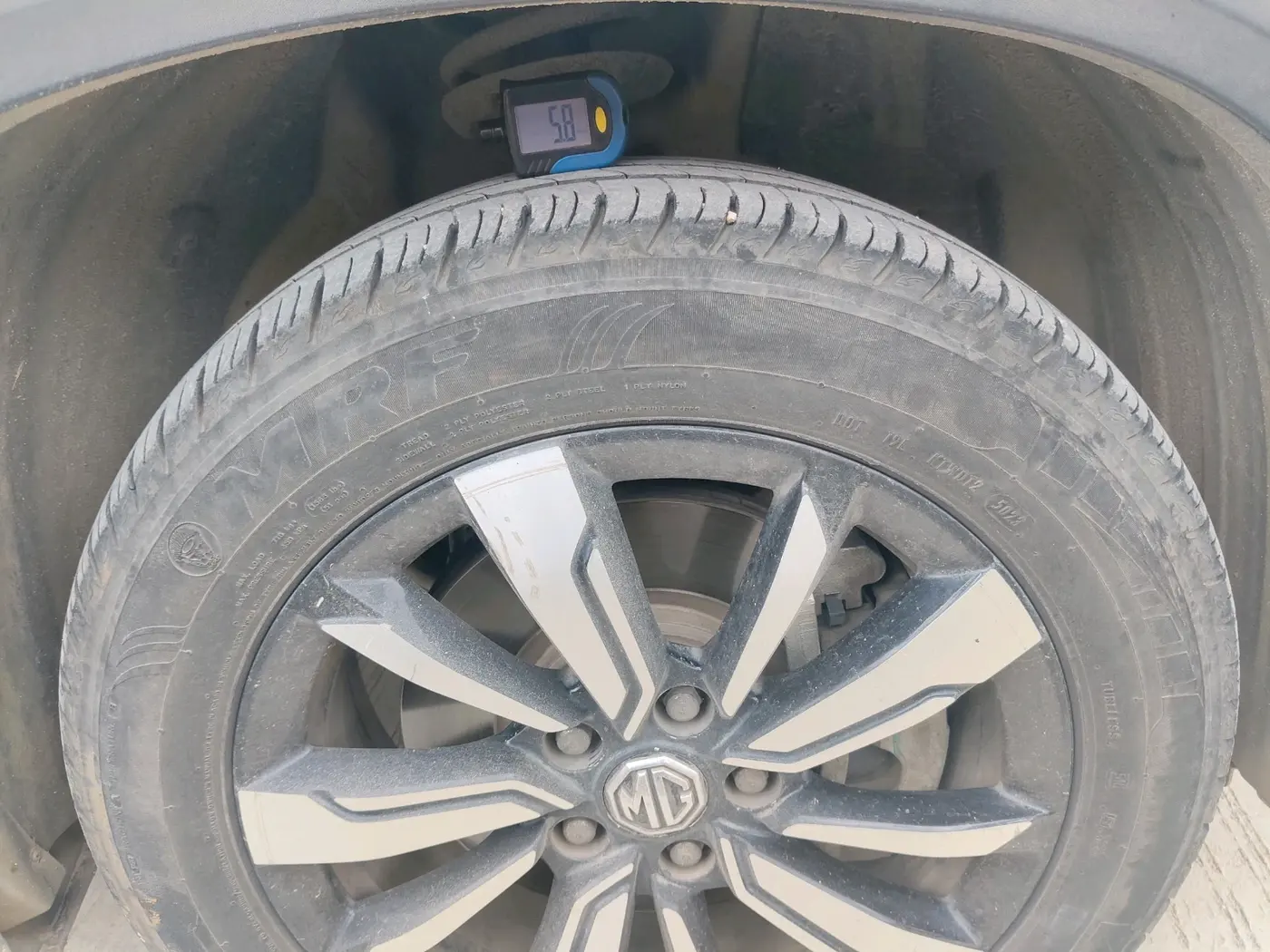 2019 MG HECTOR SHARP 2.0 DIESEL, Diesel, Manual, 1,15,937 km, tyre