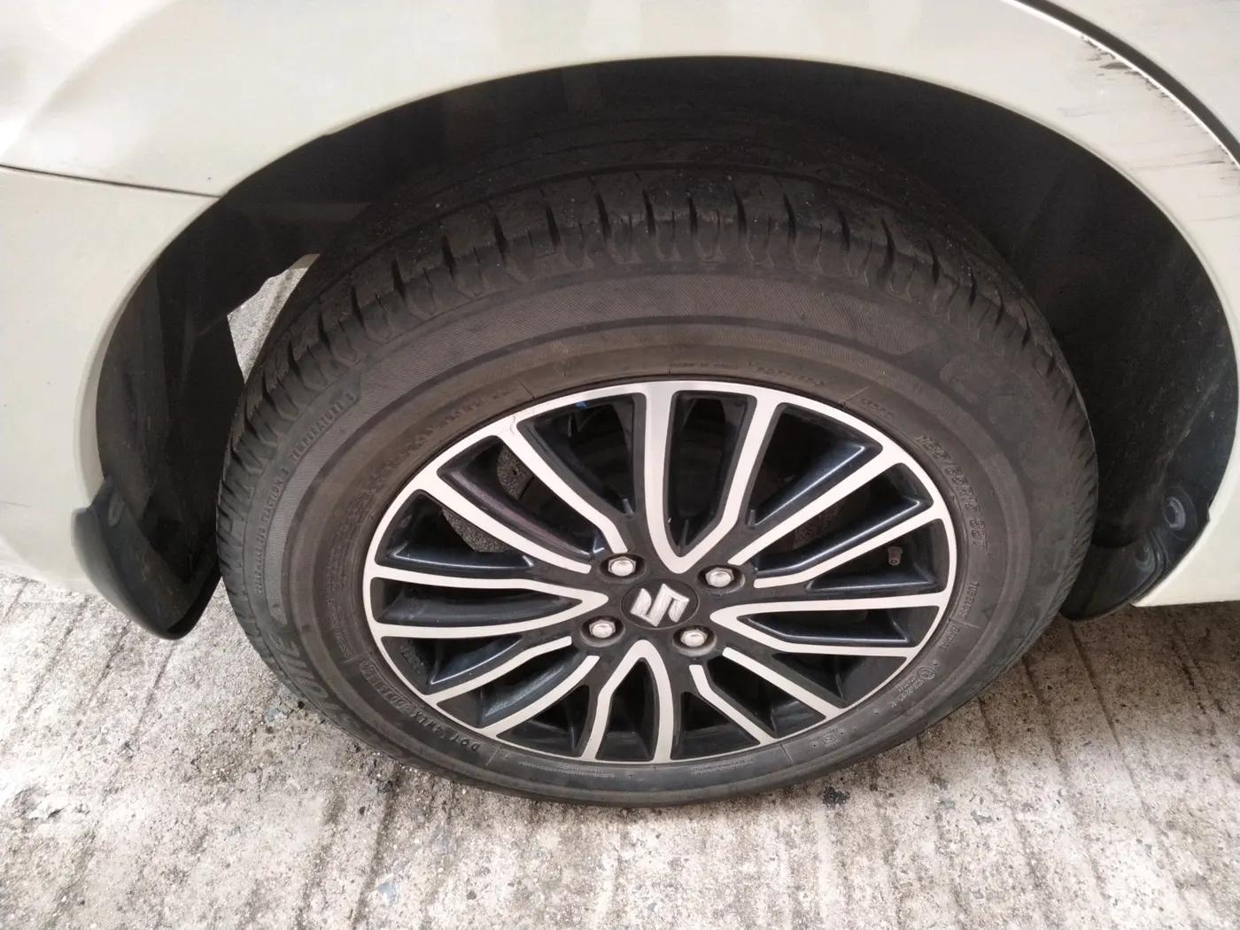 2018 Maruti Dzire ZXI PLUS, Petrol, Manual, 31,428 km, tyre