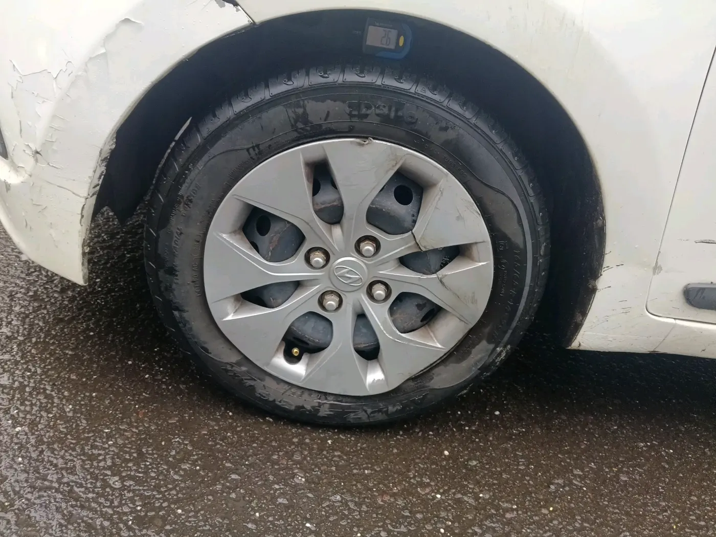 2016 Hyundai Xcent S 1.2, CNG, Manual, 1,37,365 km, tyre