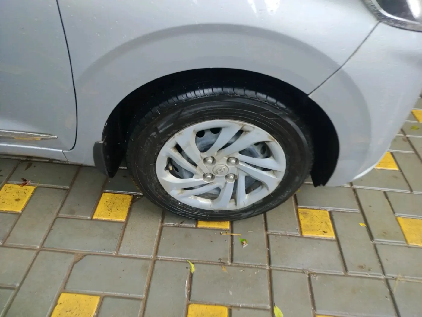 2021 Hyundai AURA S 1.2 CNG, CNG, Manual, 1,21,830 km, tyre