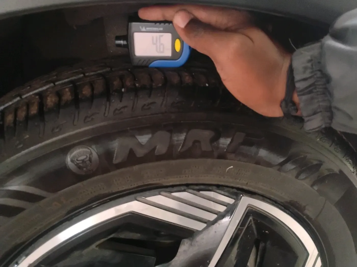 2023 Tata NEXON FEARLESS + SUNROOF AMT DUAL TONE 1.5 DIESEL, Diesel, Automatic, 65,622 km, tyre
