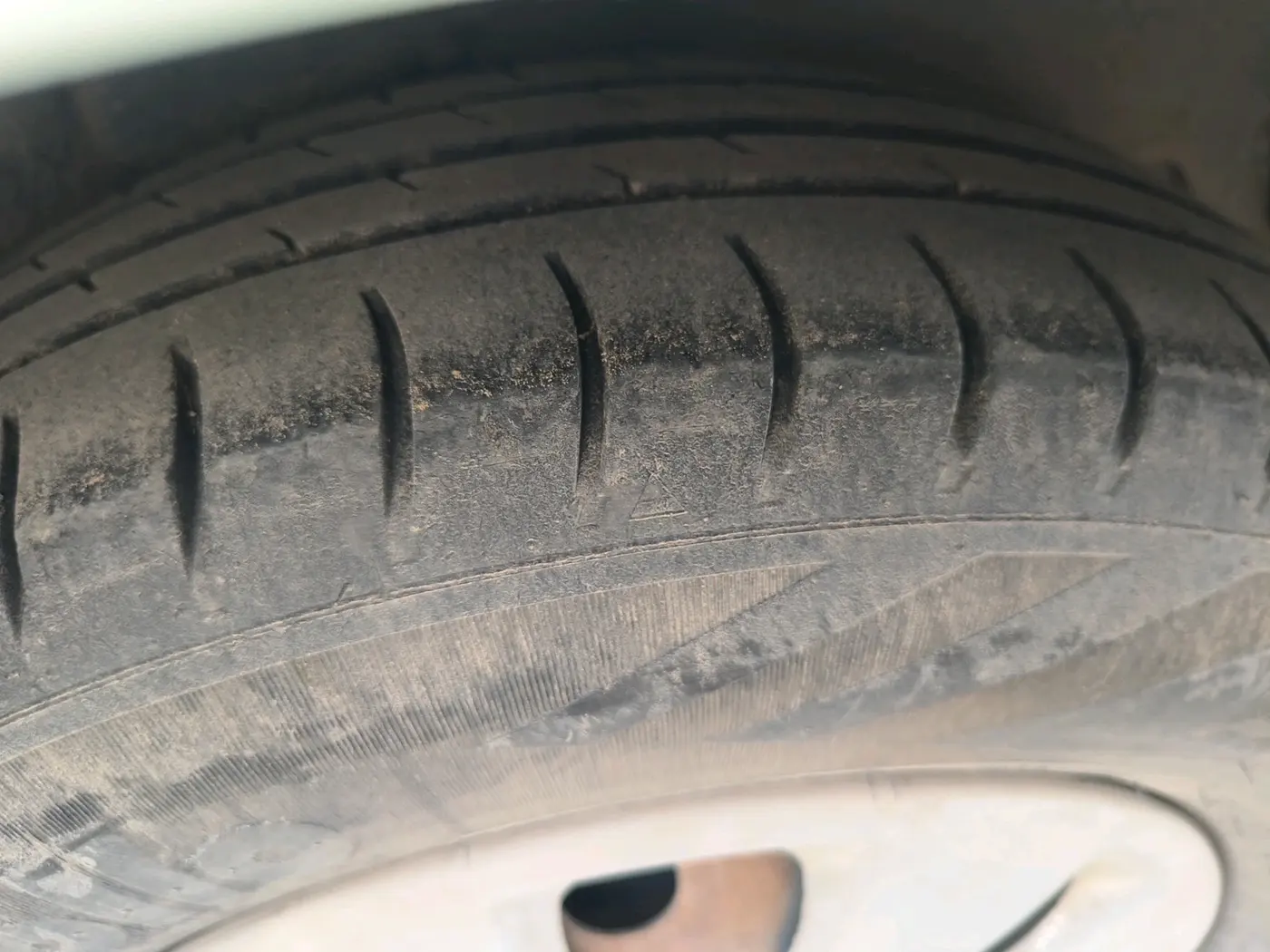 2011 Hyundai i10 MAGNA 1.1, CNG, Manual, 1,01,770 km, tyre
