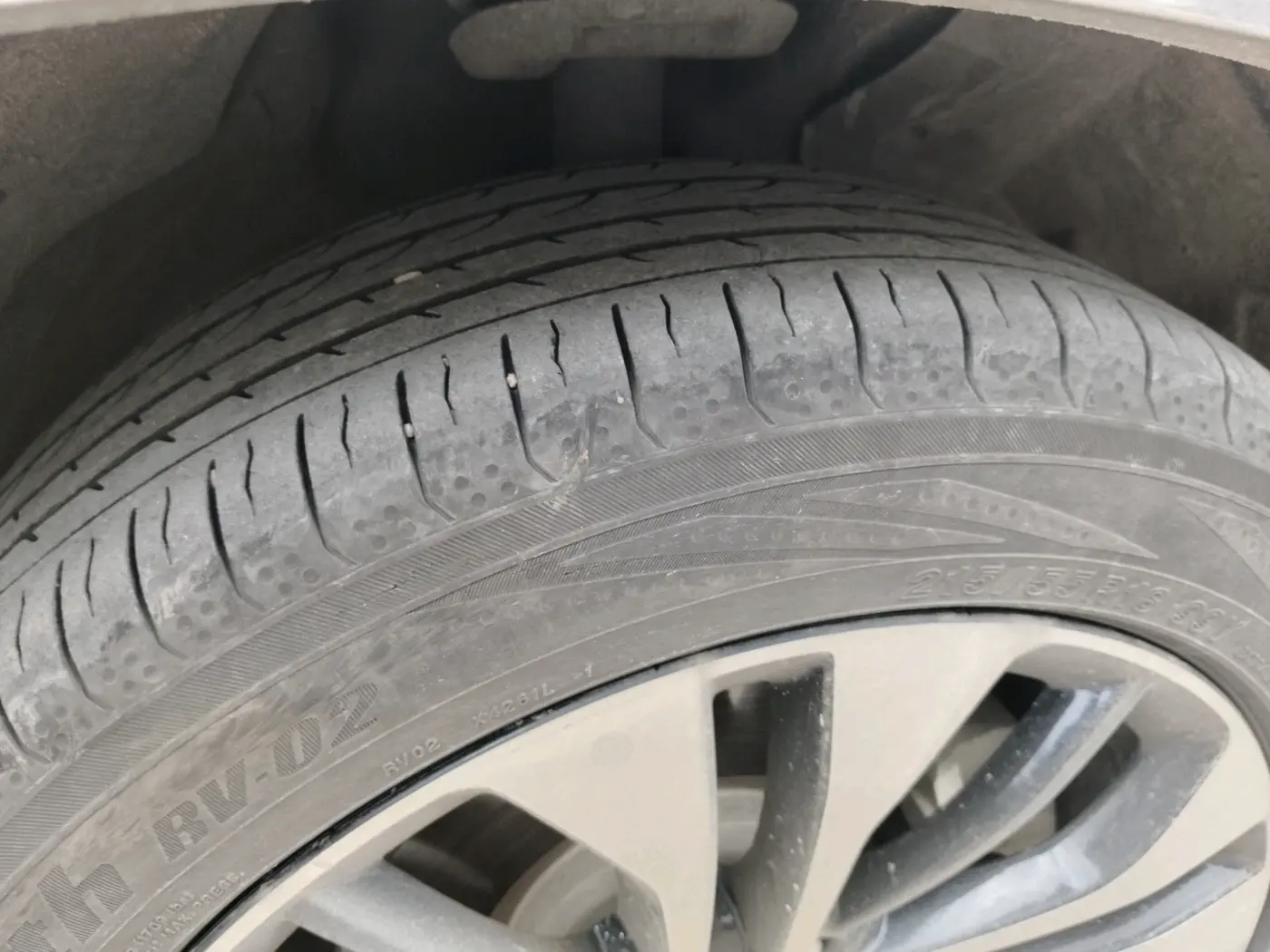 2022 MG HECTOR PLUS SHARP 1.5 PETROL TURBO CVT 6-STR, Petrol, Automatic, 63,437 km, tyre