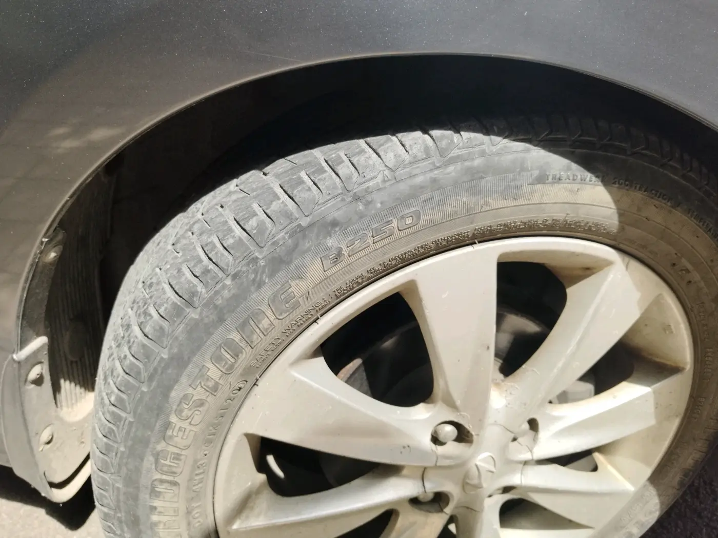 2012 Hyundai Verna FLUIDIC 1.6 VTVT SX AT, Petrol, Automatic, 63,479 km, tyre