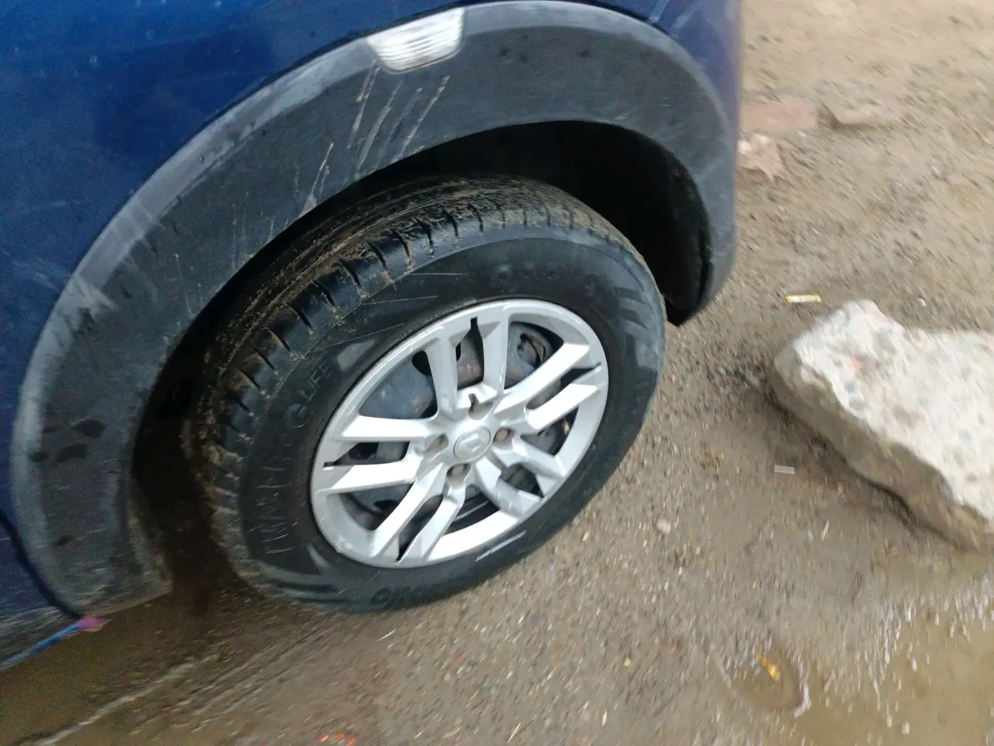 2020 Renault TRIBER RXT, CNG, Manual, 87,400 km, tyre