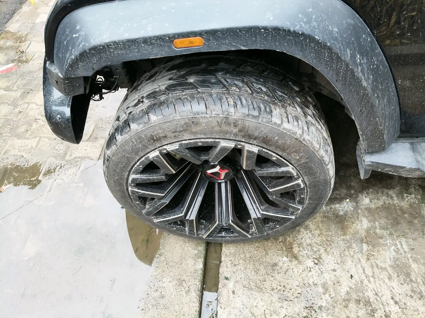2022 Mahindra Thar LX D AT 4WD HT, Diesel, Automatic, 51,071 km, tyre