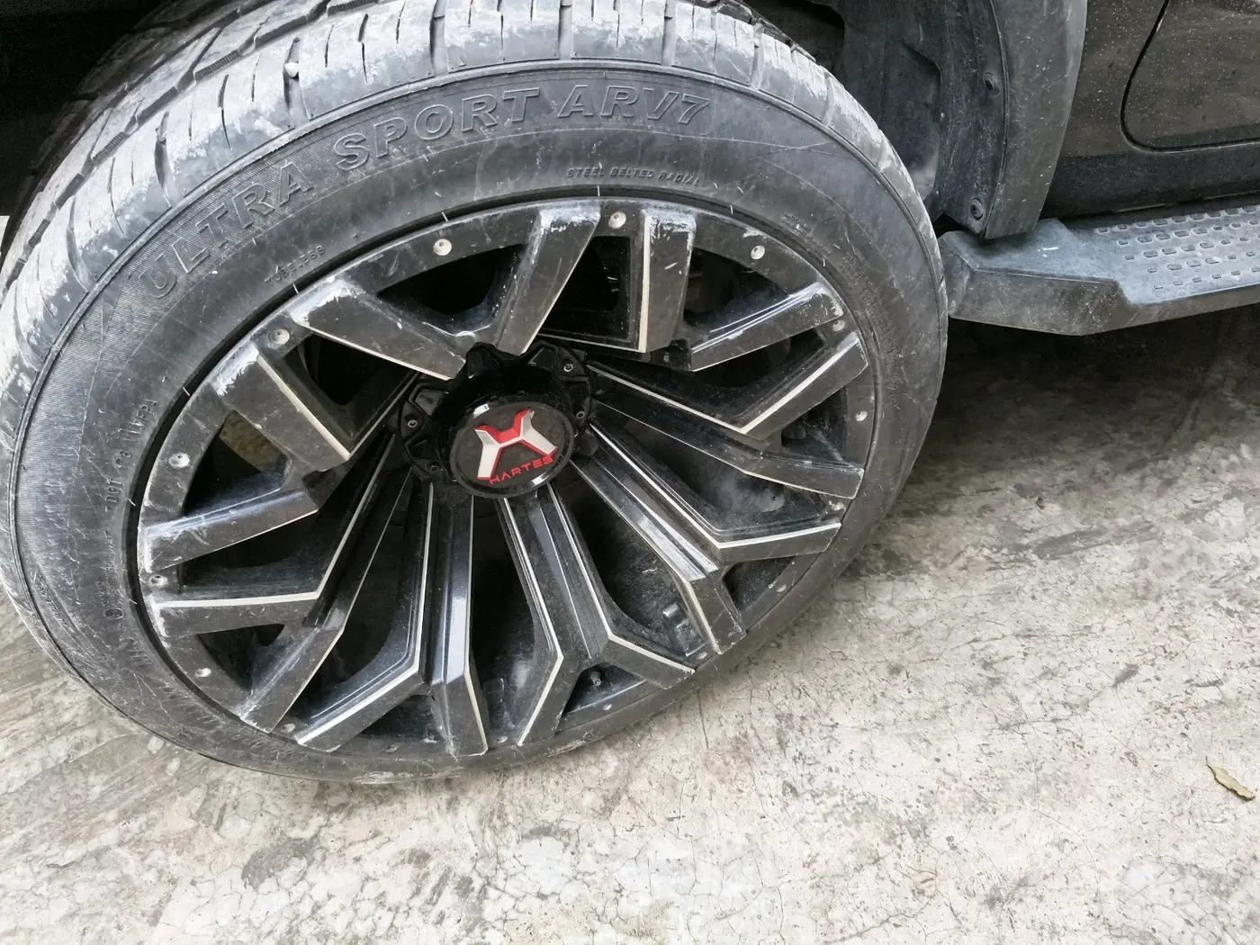 2022 Mahindra Thar LX D AT 4WD HT, Diesel, Automatic, 51,071 km, tyre