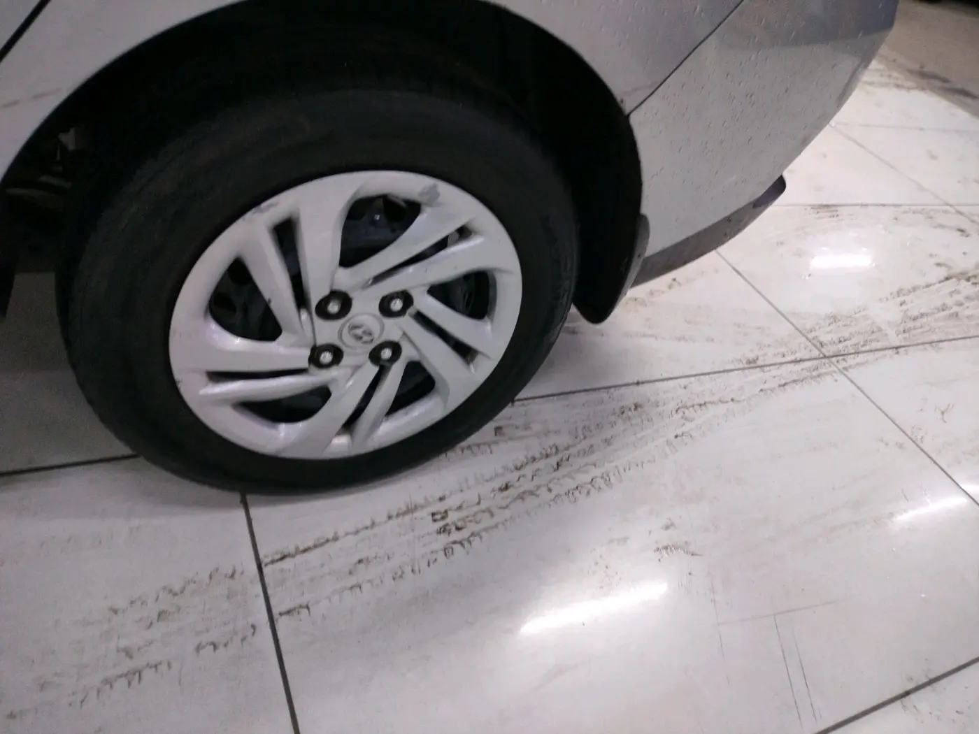 2022 Hyundai AURA S 1.2 CNG, CNG, Manual, 66,780 km, tyre
