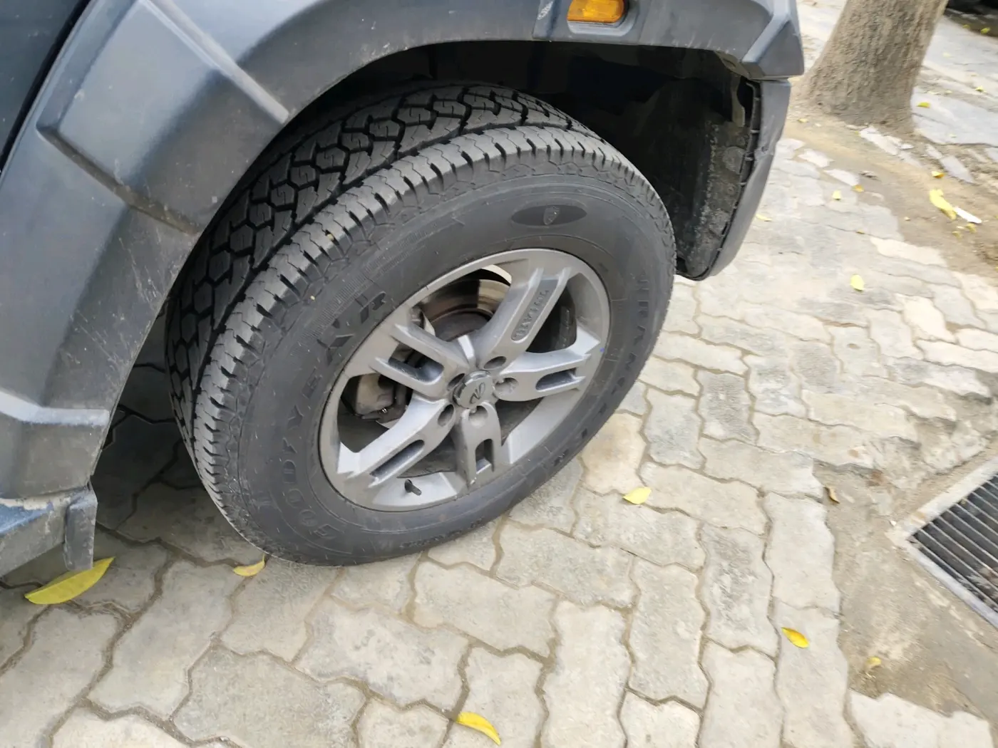 2021 Mahindra Thar LX PETROL HT 4WD AT, Petrol, Automatic, 68,256 km, tyre