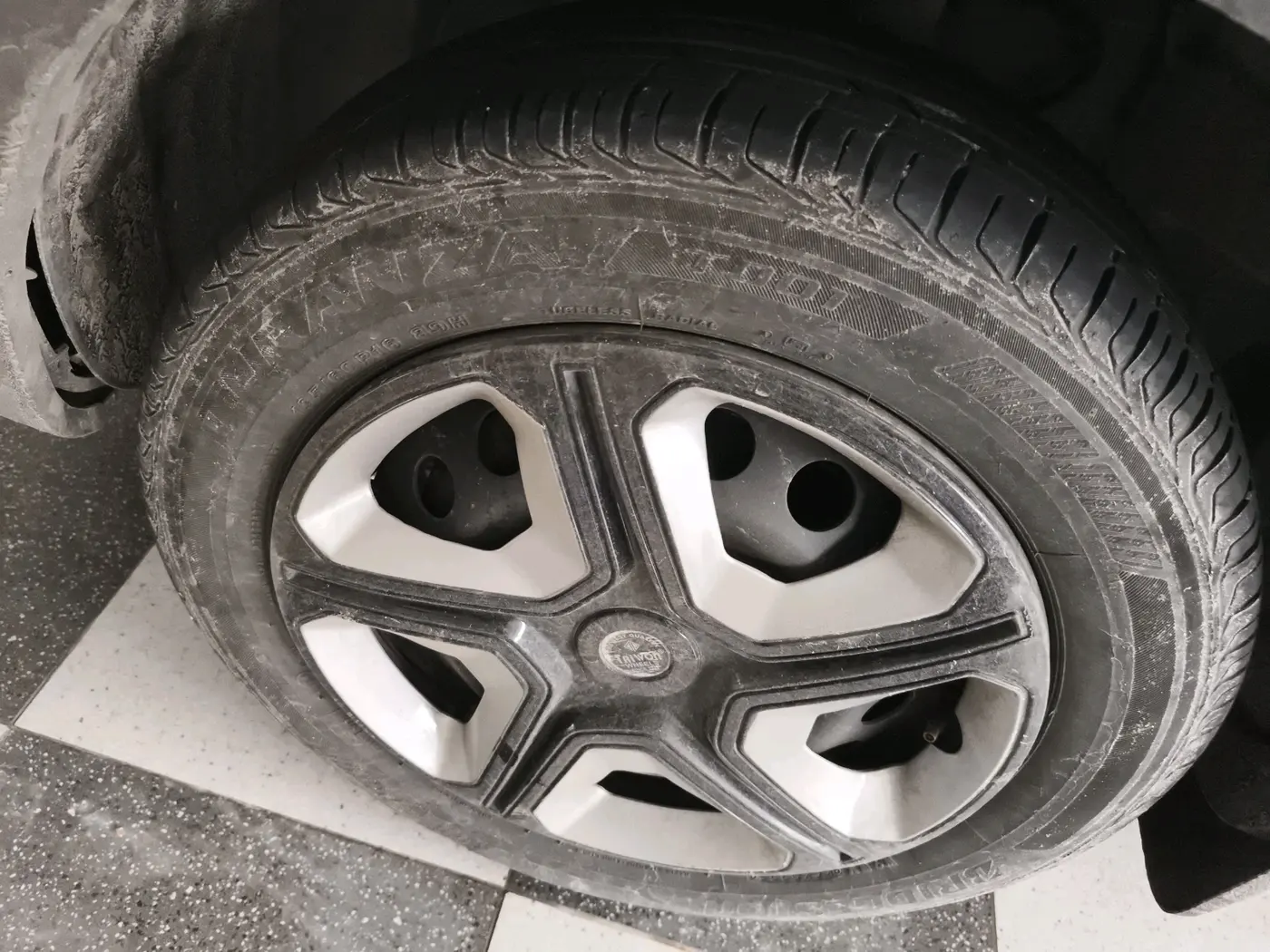 2018 Tata NEXON XM DIESEL, Diesel, Manual, 1,13,654 km, tyre