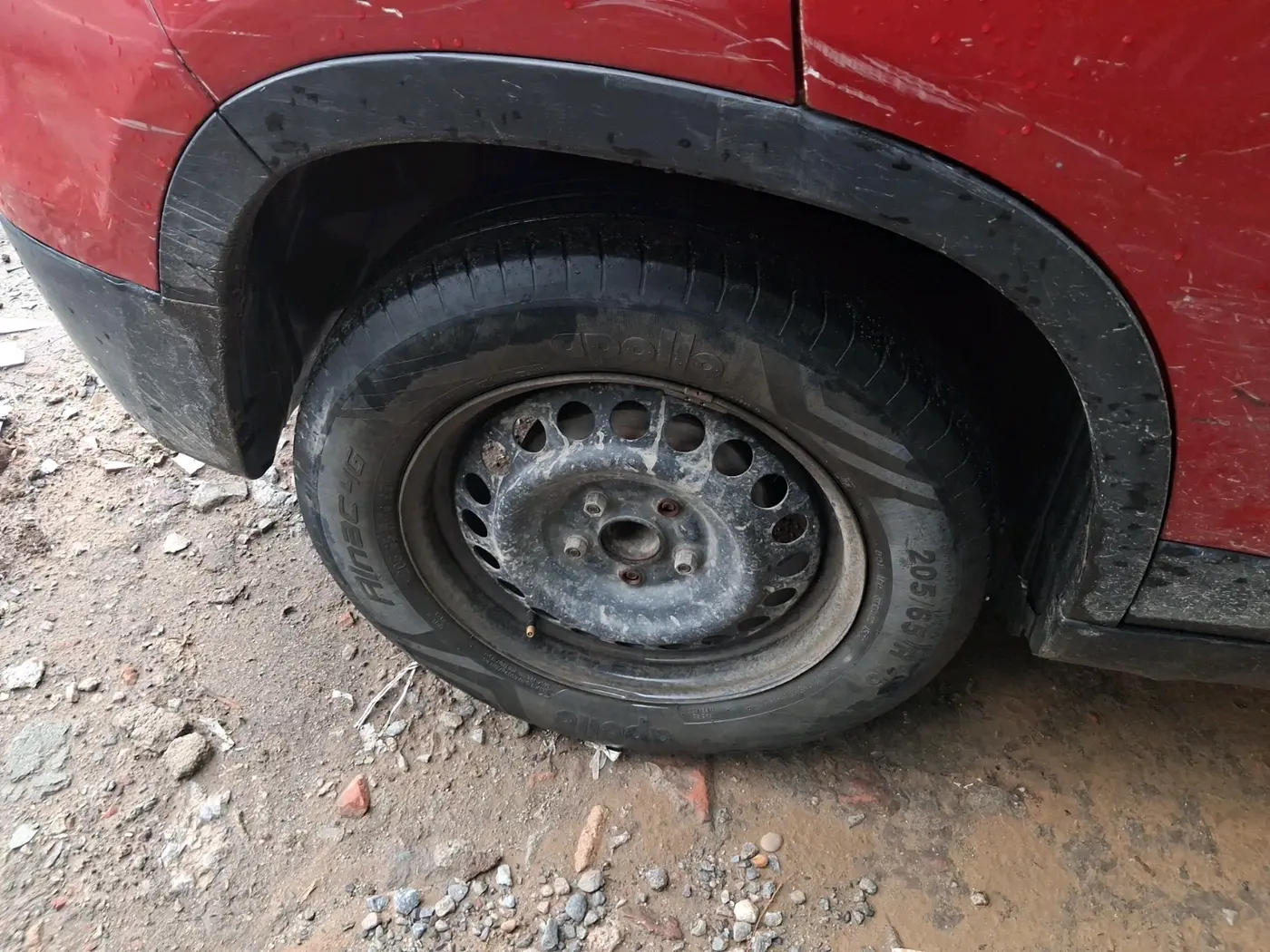 2022 Maruti Vitara Brezza VXI, Petrol, Manual, 1,13,838 km, tyre