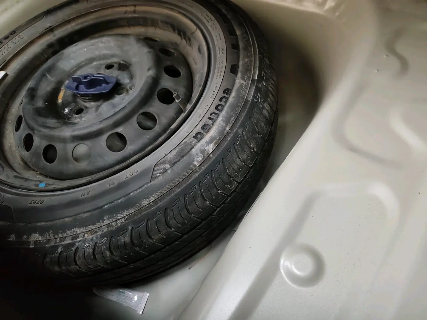 2023 Maruti New Wagon-R VXI 1.0 AMT, Petrol, Automatic, 45,566 km, tyre