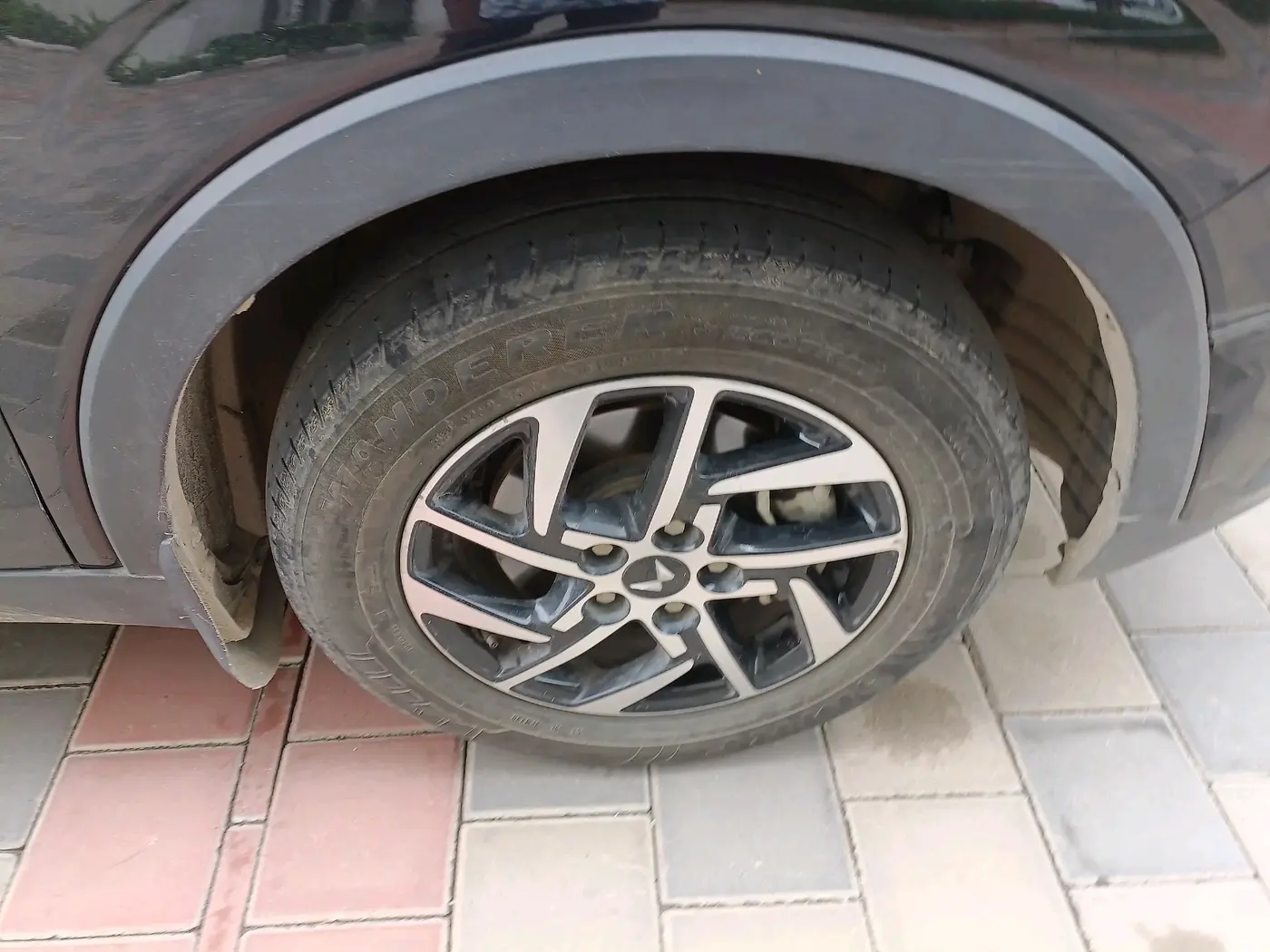 2022 Mahindra XUV300 W8 (O) 1.2 PETROL, Petrol, Manual, 32,440 km, tyre