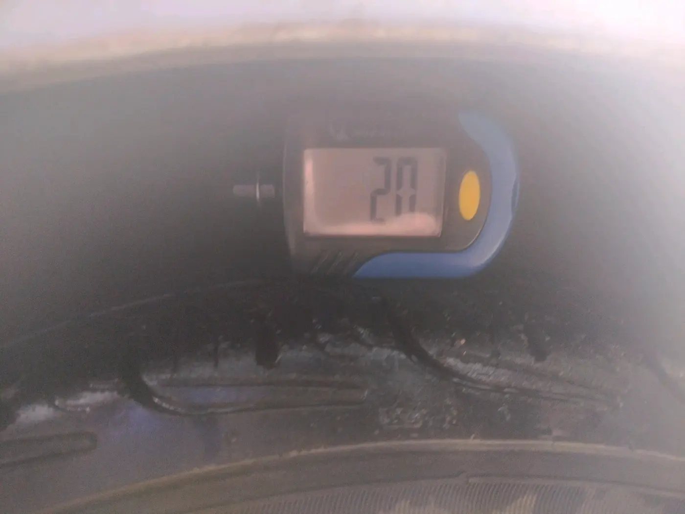 2011 Hyundai i10 SPORTZ 1.2, Petrol, Manual, 68,224 km, tyre