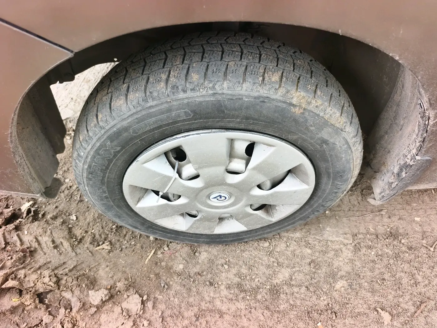 2012 Maruti Wagon R 1.0 LXI LPG, Petrol, Manual, 1,03,085 km, tyre