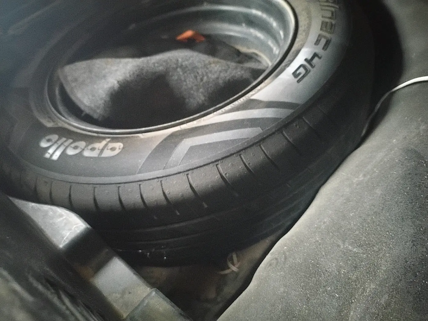 2022 Hyundai VENUE S 1.2, Petrol, Manual, 81,643 km, tyre