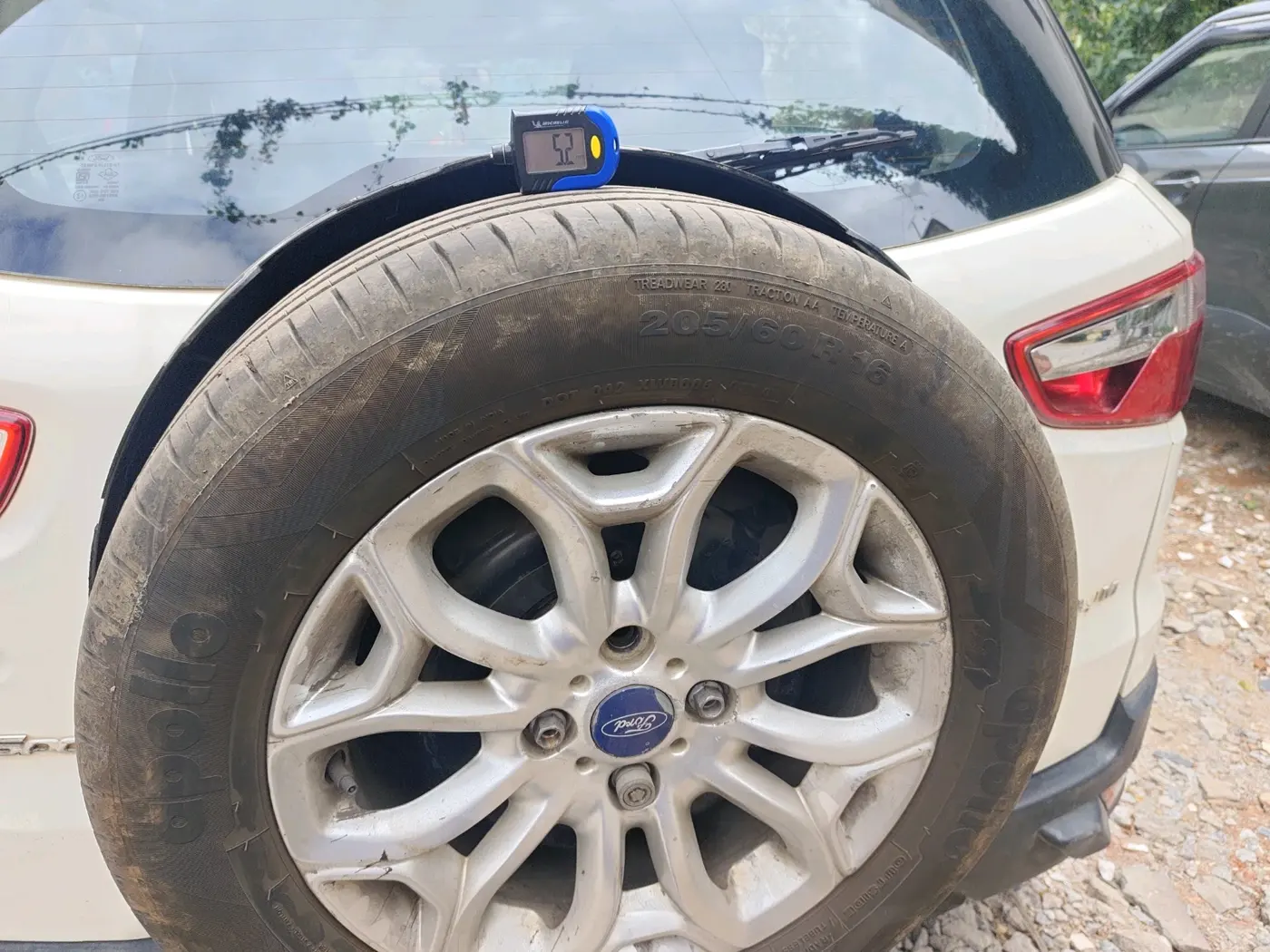 2014 Ford Ecosport TITANIUM 1.5L DIESEL (OPT), Diesel, Manual, 1,53,927 km, tyre