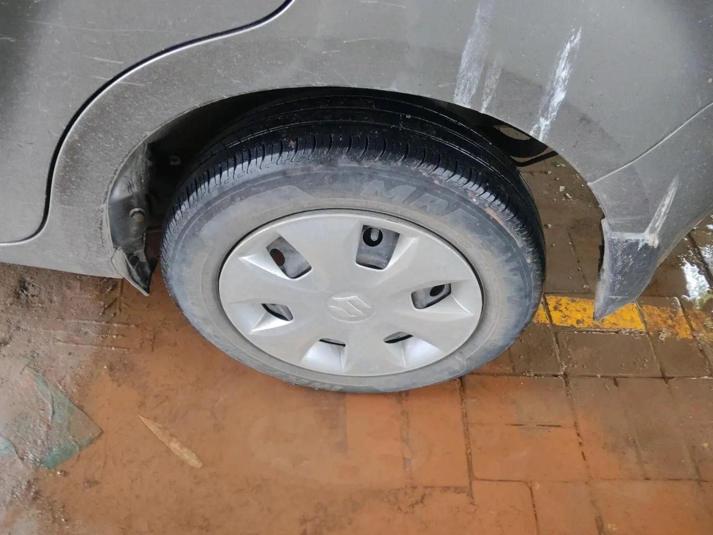 2023 Maruti New Wagon-R VXI CNG 1.0, CNG, Manual, 50,618 km, tyre