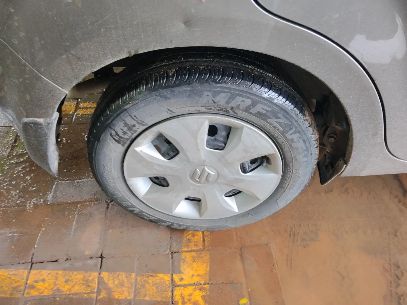 2023 Maruti New Wagon-R VXI CNG 1.0, CNG, Manual, 50,618 km, tyre