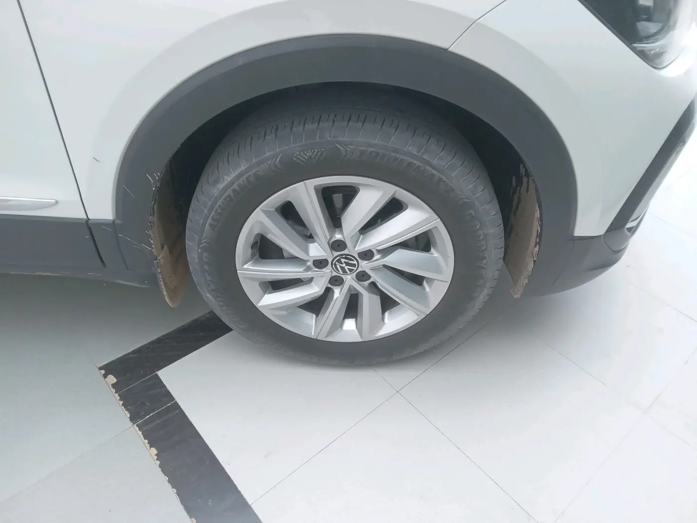 2022 Volkswagen TAIGUN HIGHLINE 1.0 TSI MT, Petrol, Manual, 51,469 km, tyre