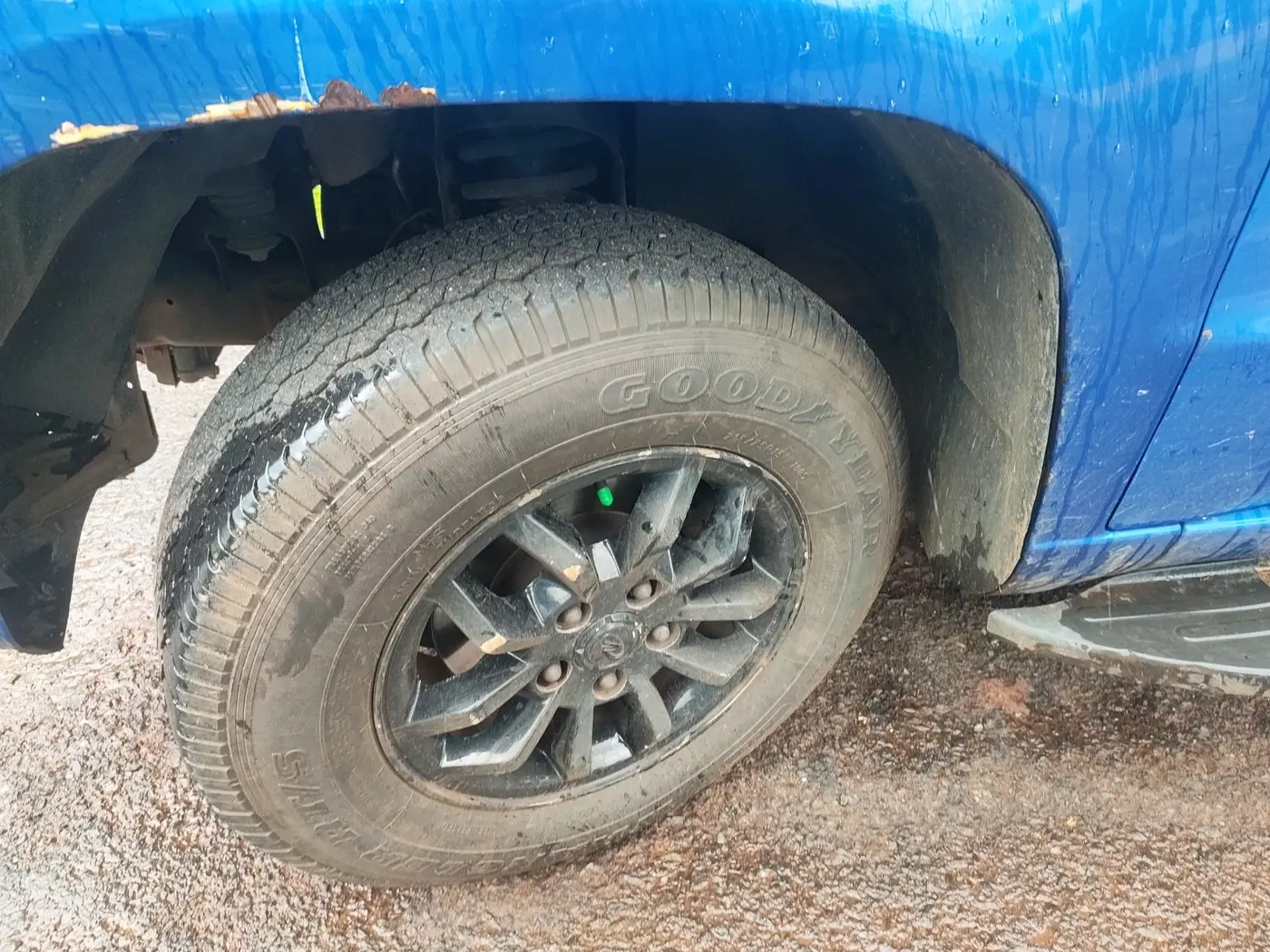 2016 Mahindra TUV300 T8, Diesel, Manual, 1,19,653 km, tyre