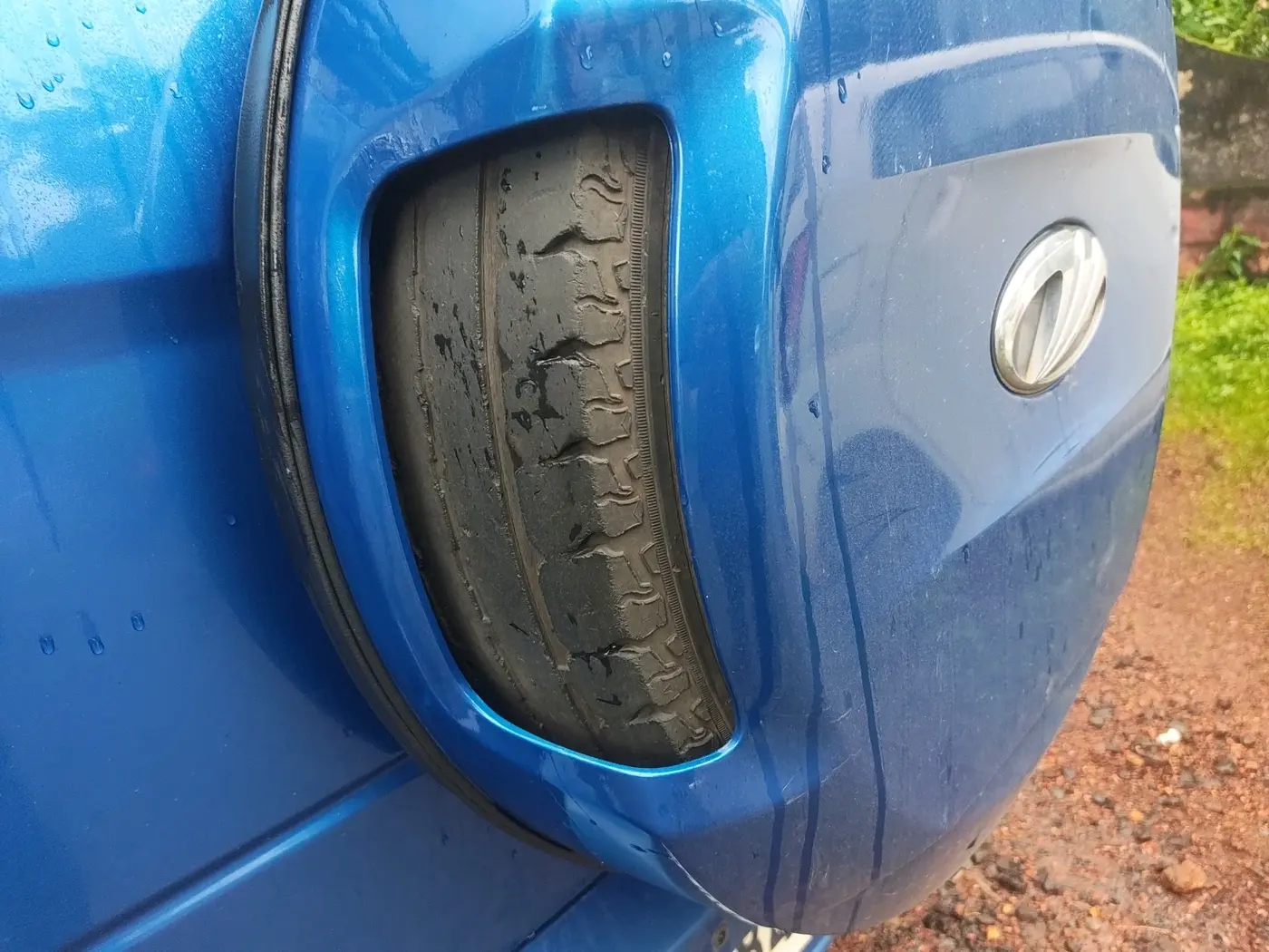 2016 Mahindra TUV300 T8, Diesel, Manual, 1,19,653 km, tyre