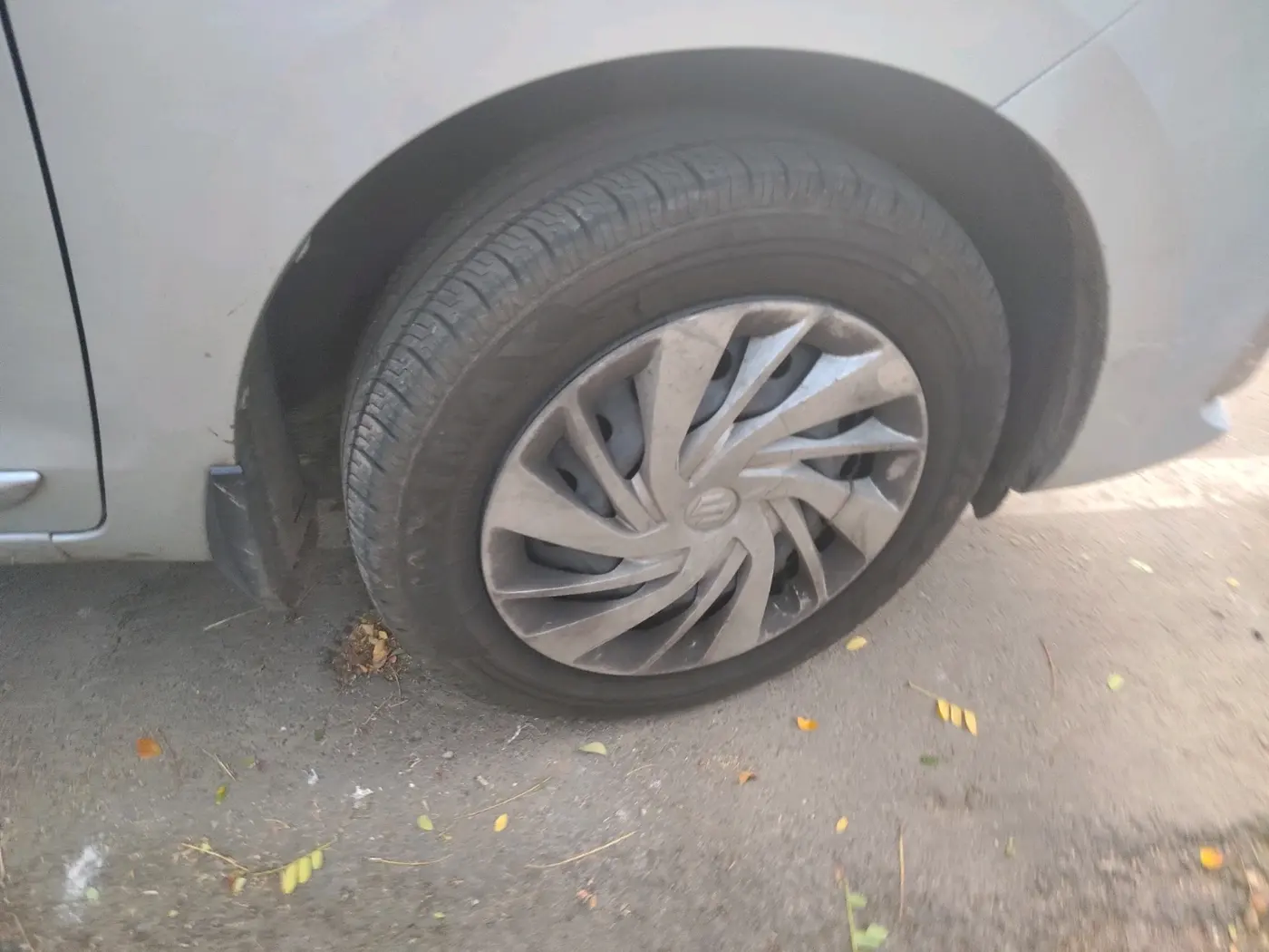 2022 Maruti Ertiga VXI CNG, CNG, Manual, 97,637 km, tyre