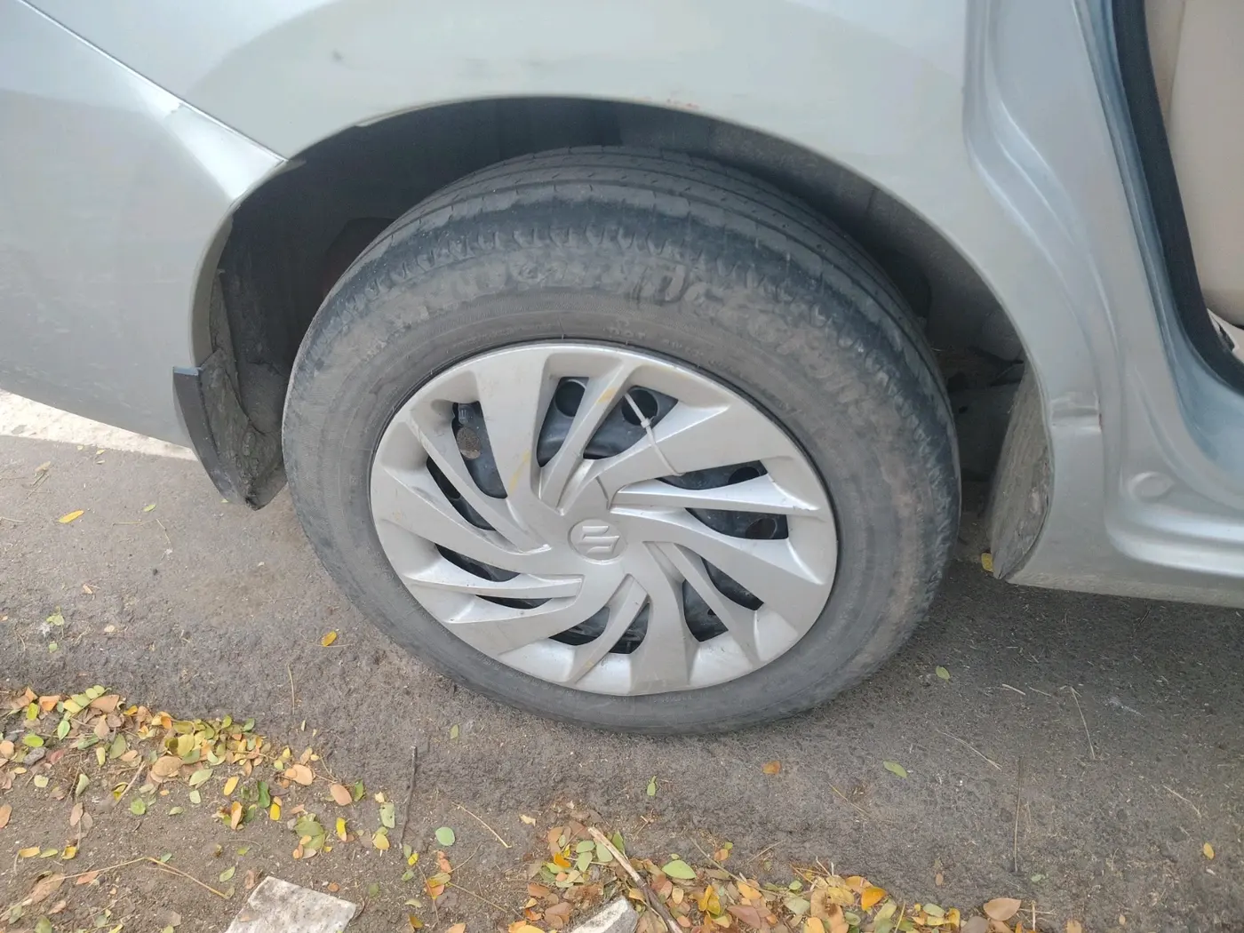 2022 Maruti Ertiga VXI CNG, CNG, Manual, 97,637 km, tyre