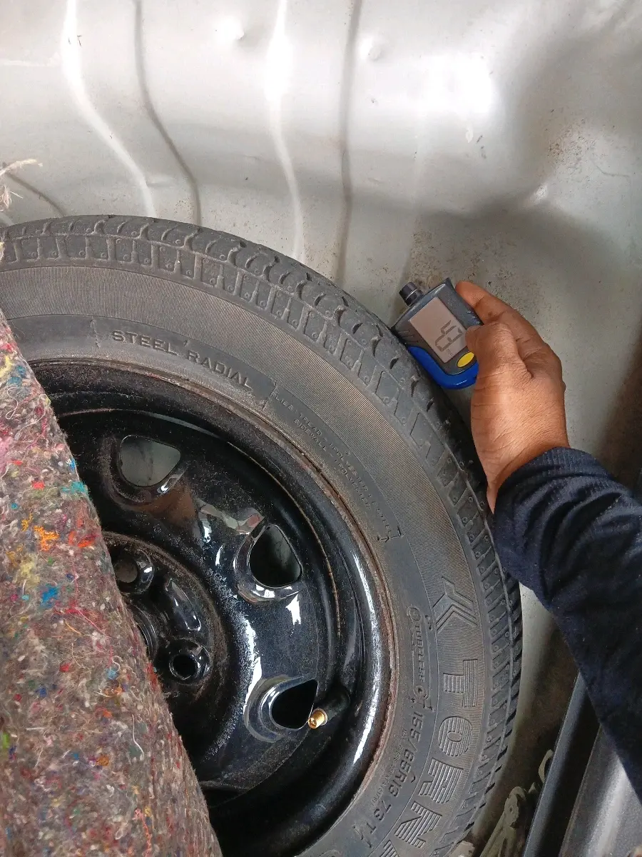2019 Maruti Alto K10 LXI, Petrol, Manual, 15,989 km, tyre