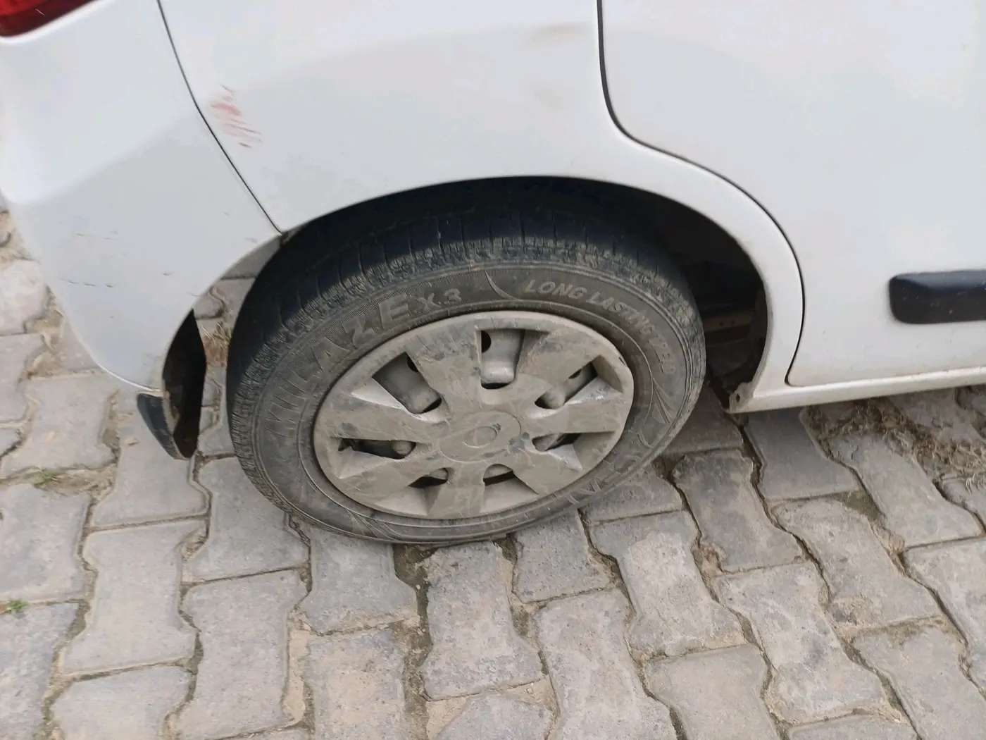 2018 Maruti Wagon R 1.0 LXI, CNG, Manual, 1,22,754 km, tyre