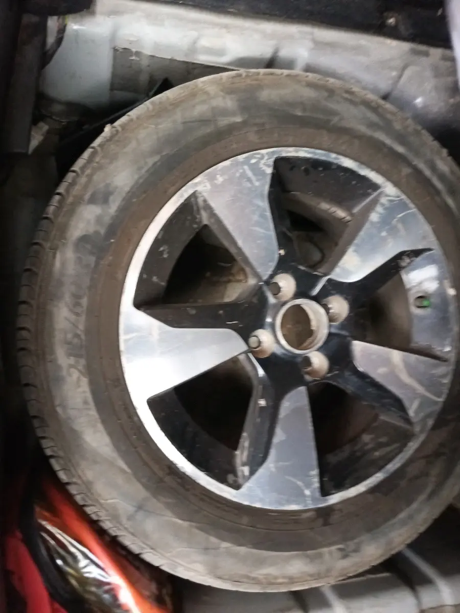 2018 Tata NEXON XZA PLUS PETROL DUAL TONE, Petrol, Automatic, 73,869 km, tyre