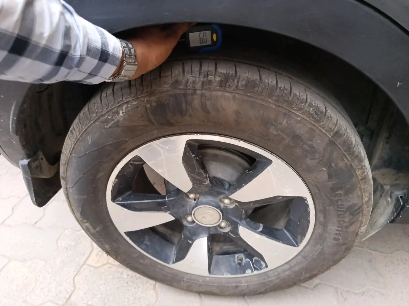 2018 Tata NEXON XZA PLUS PETROL DUAL TONE, Petrol, Automatic, 73,869 km, tyre