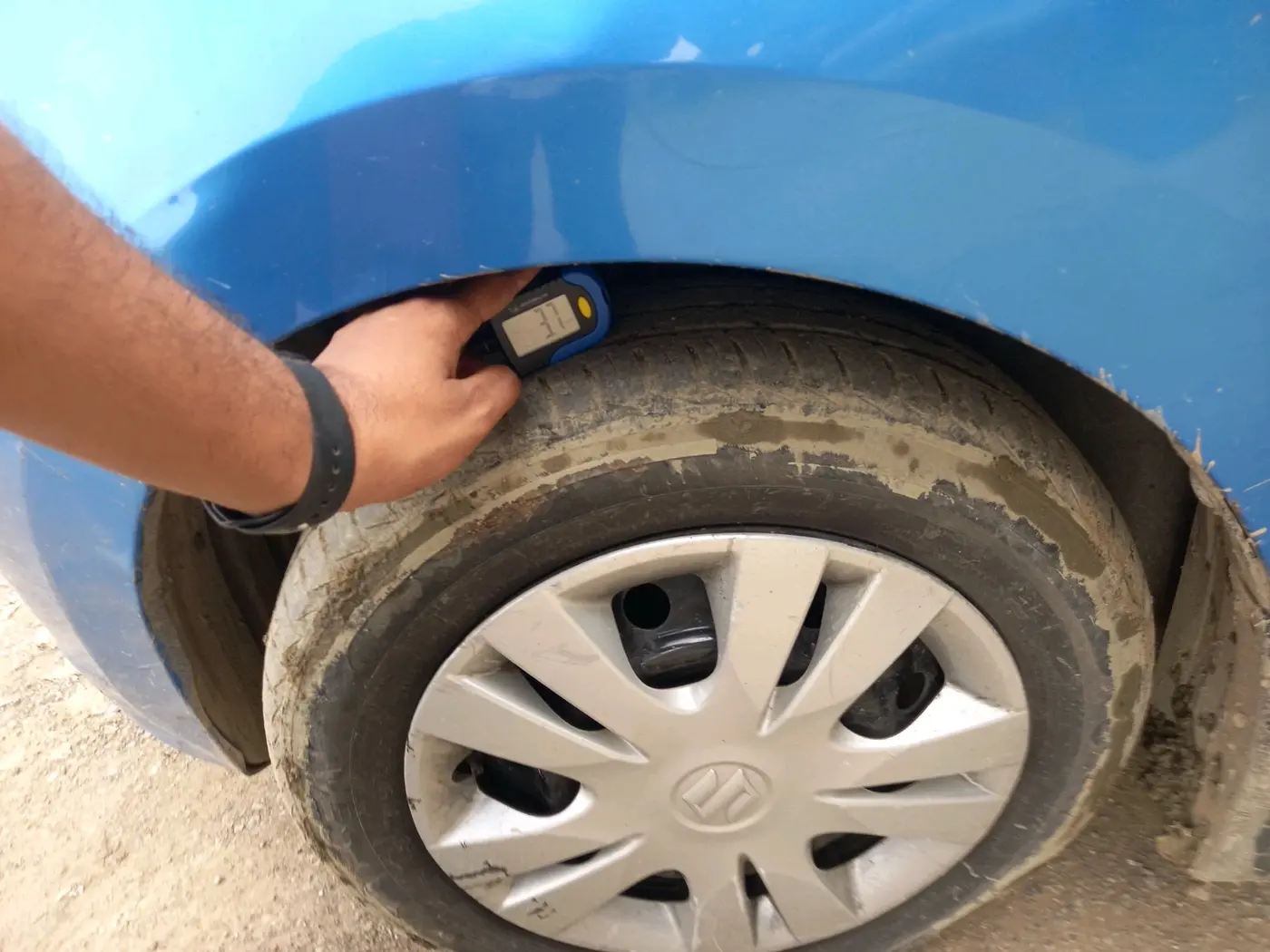 2014 Maruti Celerio VXI AMT, CNG, Automatic, 1,05,977 km, tyre