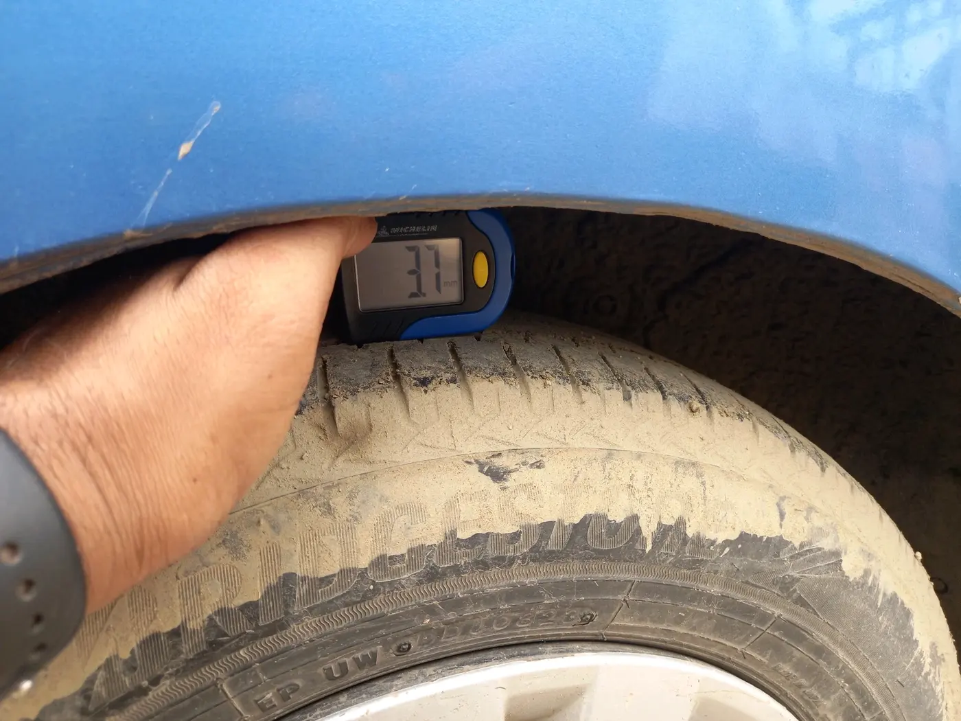 2014 Maruti Celerio VXI AMT, CNG, Automatic, 1,05,977 km, tyre
