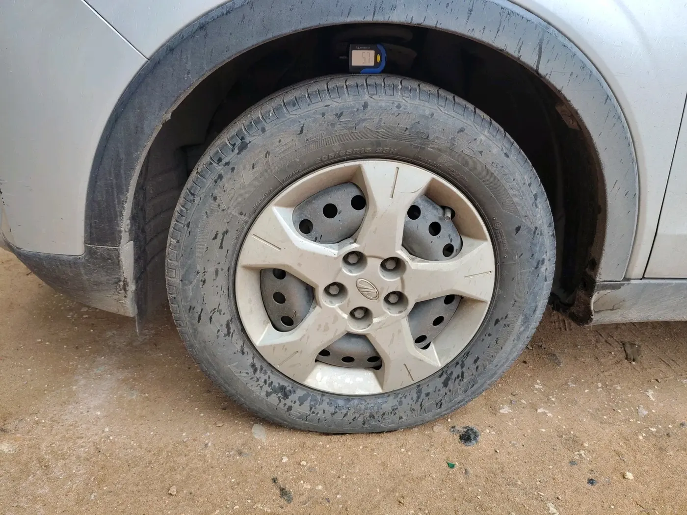 2022 Mahindra XUV300 W6 1.2 PETROL, Petrol, Manual, 68,408 km, tyre