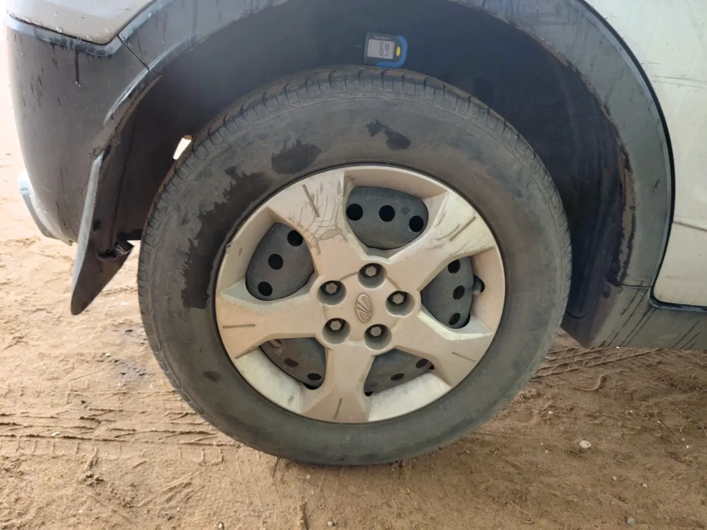 2022 Mahindra XUV300 W6 1.2 PETROL, Petrol, Manual, 68,408 km, tyre
