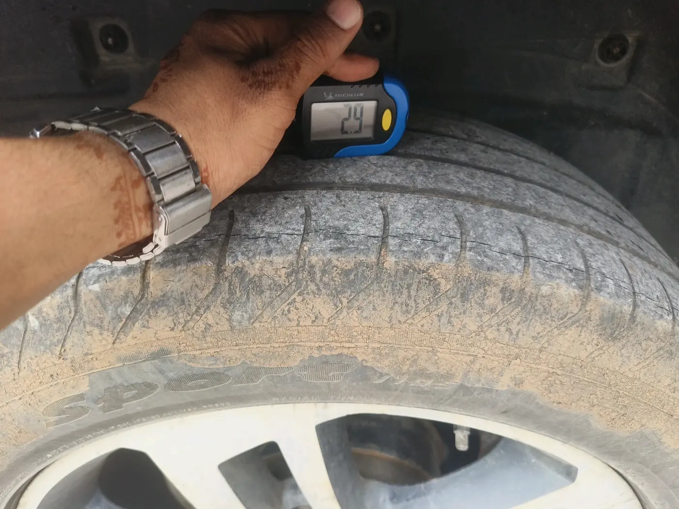 2018 Tata Hexa XT 4X2 6 STR, Diesel, Manual, 1,61,650 km, tyre