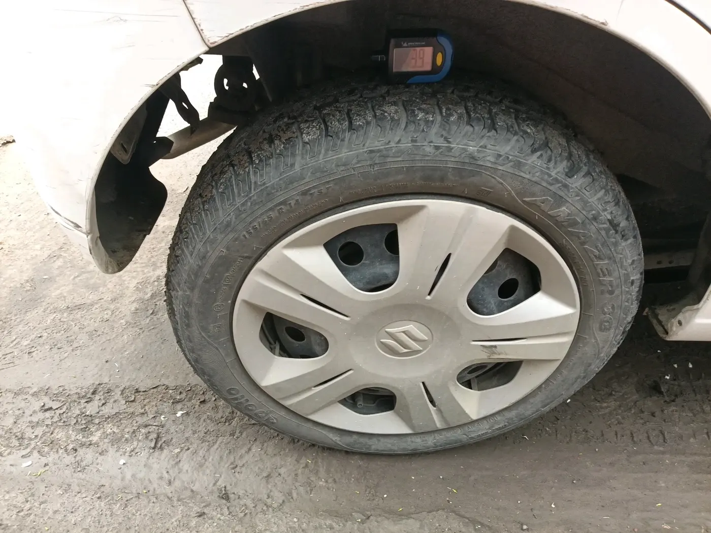 2015 Maruti Wagon R 1.0 VXI, Petrol, Manual, 15,091 km, tyre