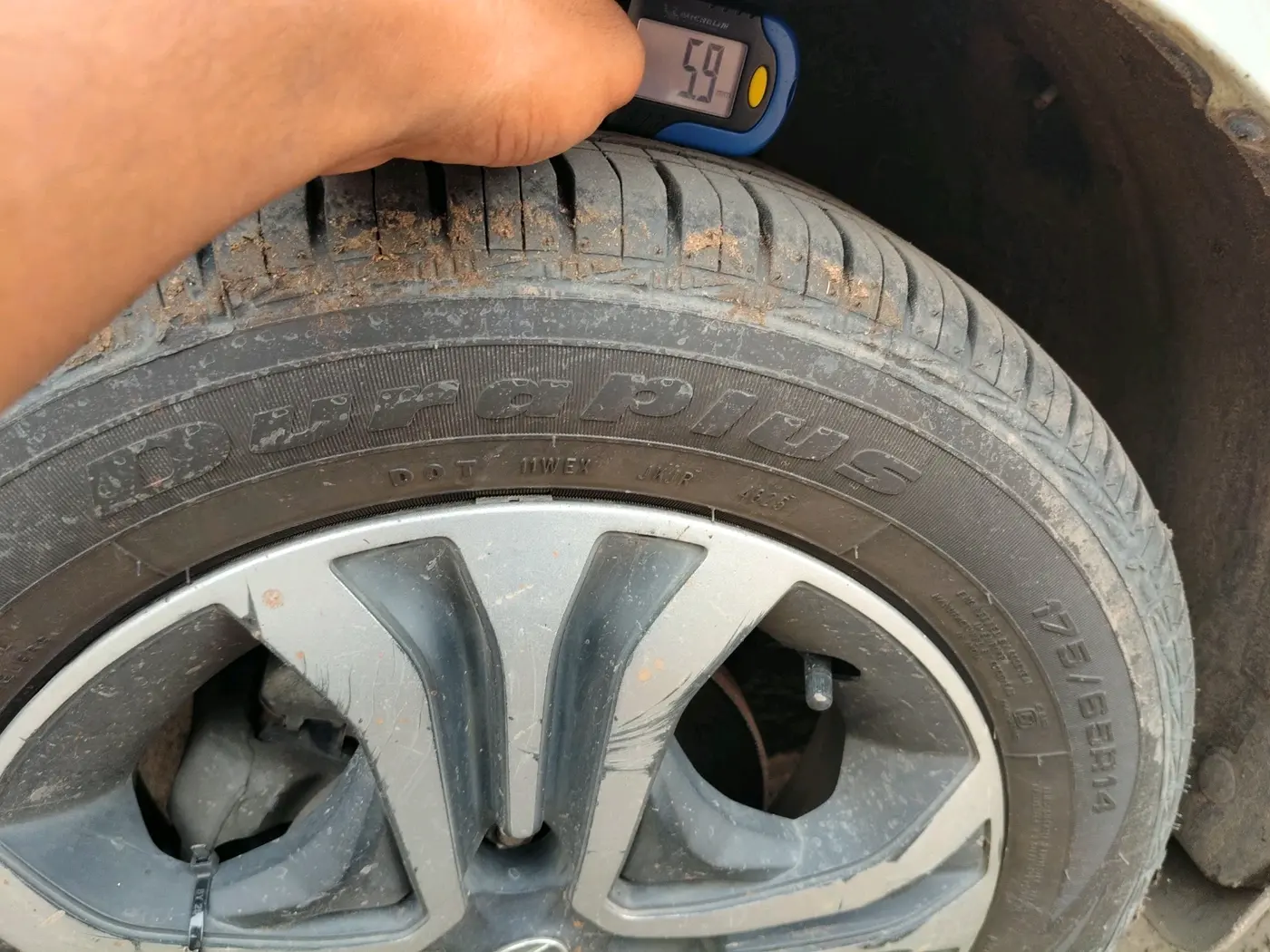 2020 Tata Tiago XZ PETROL, CNG, Manual, 80,270 km, tyre