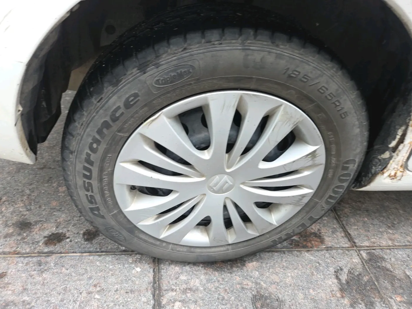 2013 Maruti Ertiga VXI, Petrol, Manual, 80,215 km, tyre