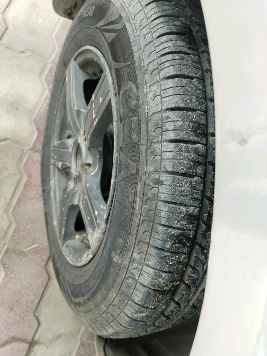 2012 Maruti Swift VDI, Diesel, Manual, 1,14,698 km, tyre