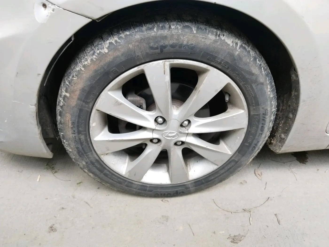 2013 Hyundai Verna FLUIDIC 1.6 CRDI SX, Diesel, Manual, 1,49,694 km, tyre
