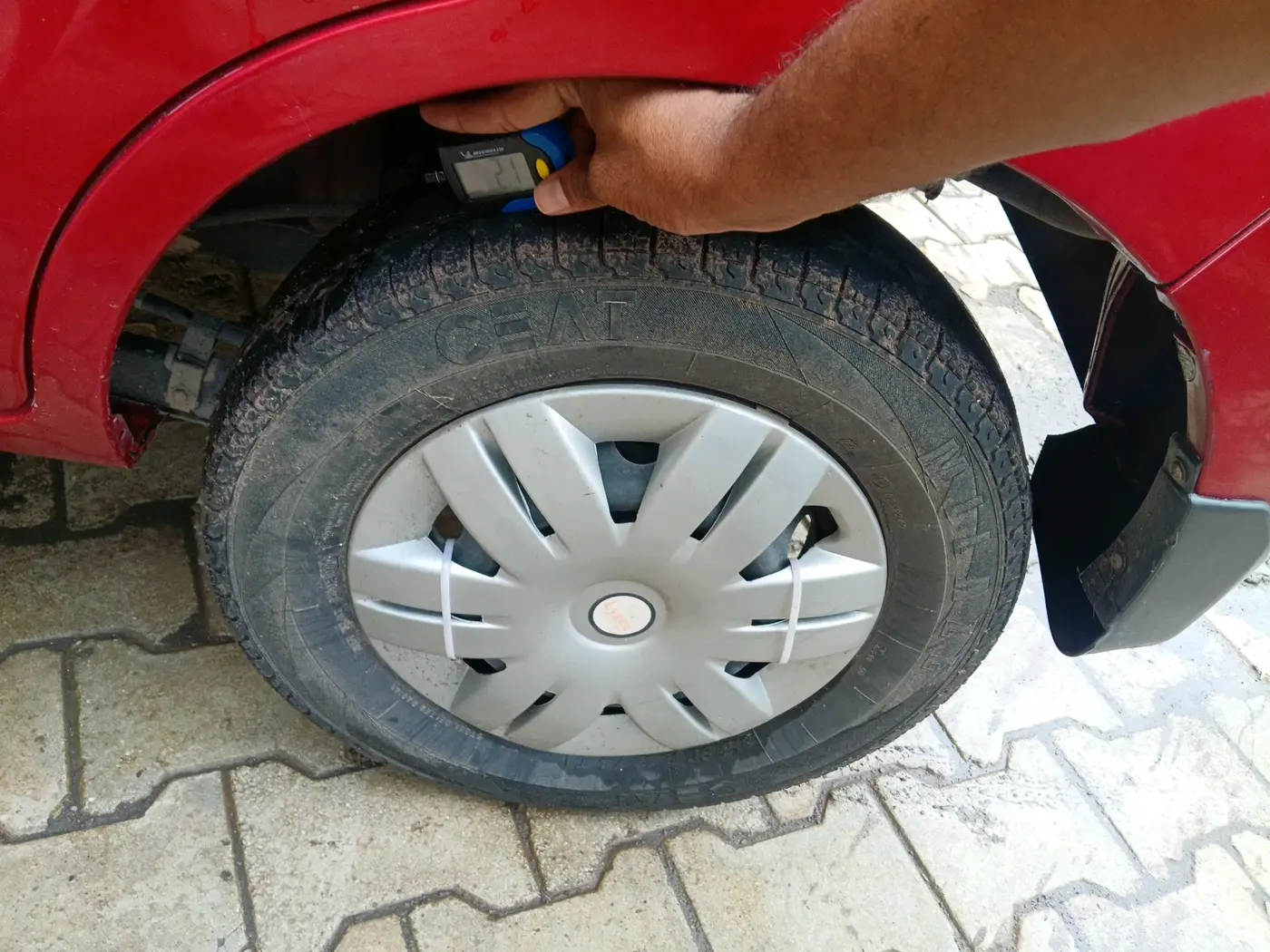 2016 Maruti Alto 800 LXI, Petrol, Manual, 58,430 km, tyre