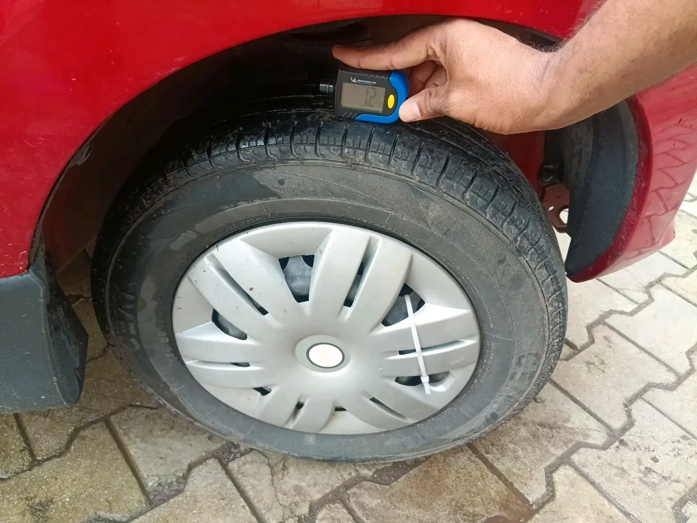 2016 Maruti Alto 800 LXI, Petrol, Manual, 58,430 km, tyre