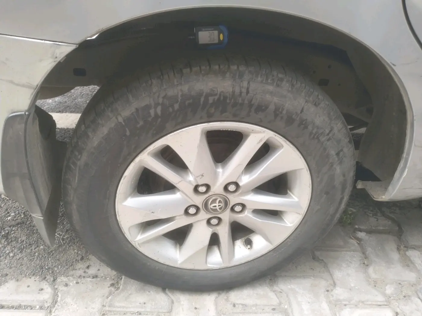 2016 Toyota Innova Crysta 2.8 GX AT 8 STR, Diesel, Automatic, 1,41,952 km, tyre