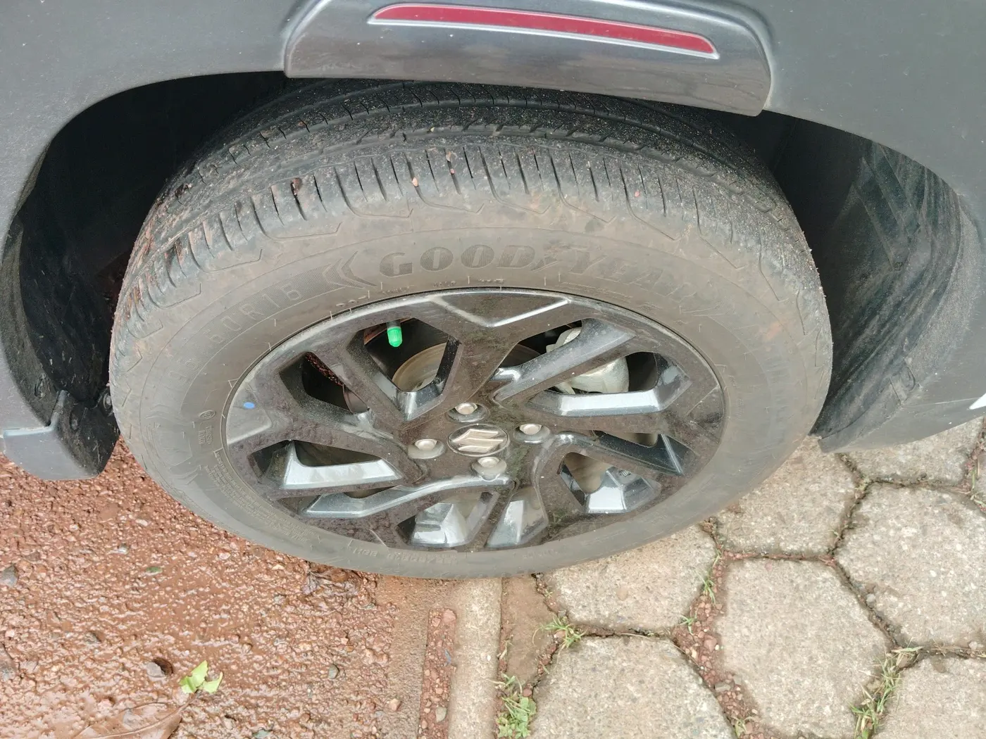 2025 Maruti FRONX DELTA PLUS 1.2L AGS, Petrol, Automatic, 14,311 km, tyre