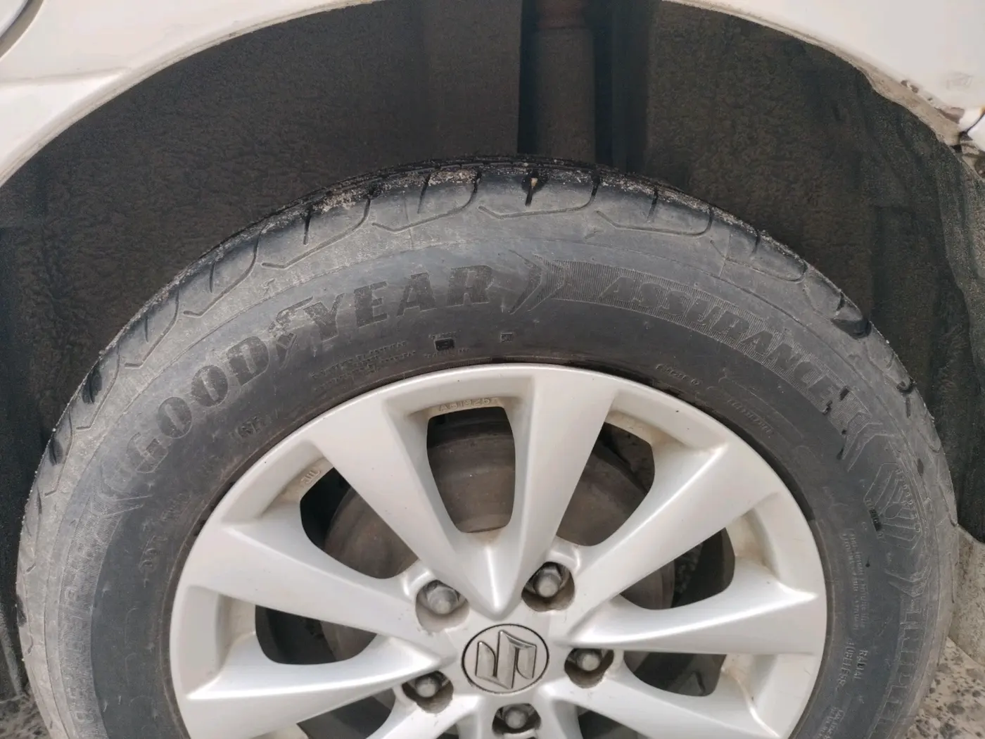 2014 Maruti Ertiga VXI CNG, CNG, Manual, 1,12,119 km, tyre