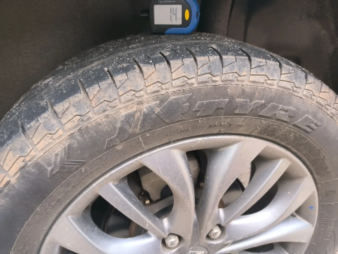 2016 Maruti S Cross ZETA 1.3, Diesel, Manual, 1,14,516 km, tyre
