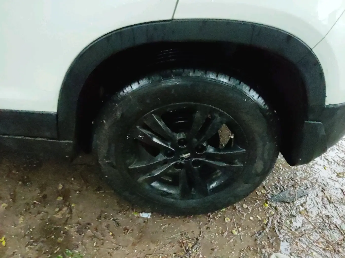2017 Maruti Vitara Brezza ZDI, Diesel, Manual, 1,32,922 km, tyre