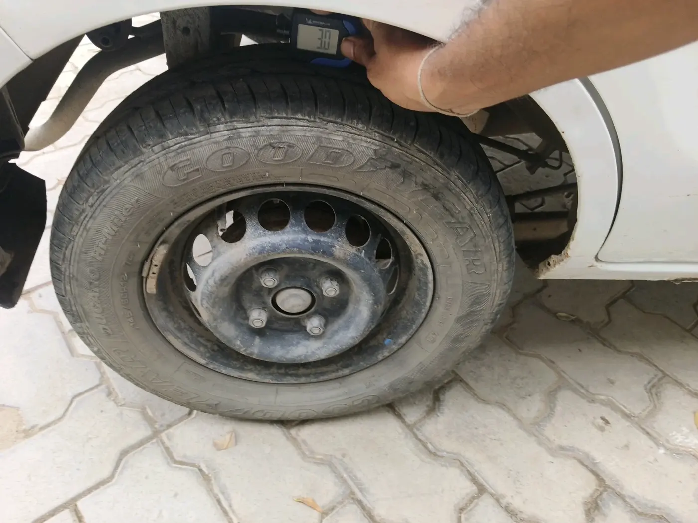 2015 Maruti Alto 800 LXI, Petrol, Manual, 95,849 km, tyre